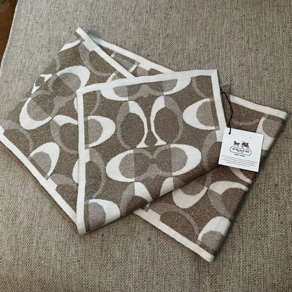 NWT Original Coach Signature CC Women's Reversible Scarf